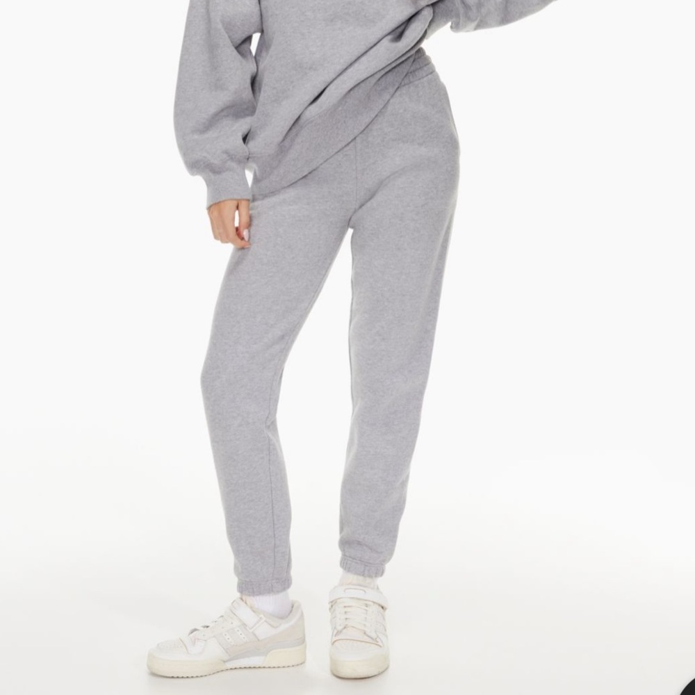 TNA Aritzia Cozy Fleece Perfect Sweatpant